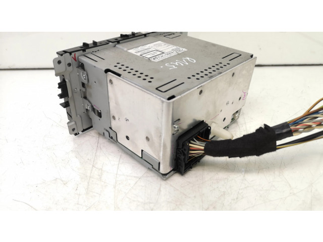 Радио/ проигрыватель CD/DVD / навигация