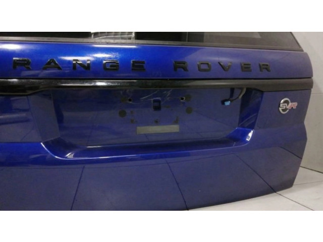 Задняя крышка (багажника)