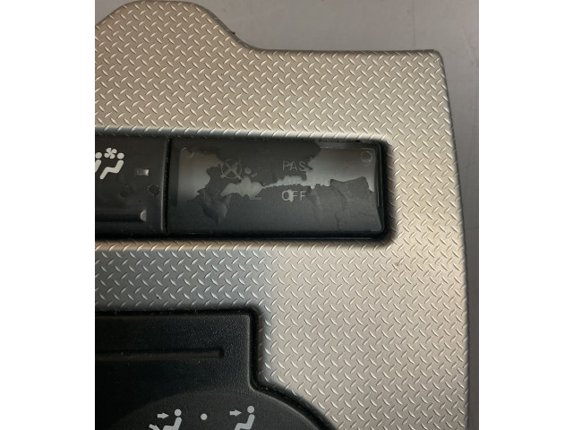 Блок управления климат-контролем P55037979AA   Jeep Commander