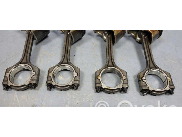 Píst G4LC Hyundai i30