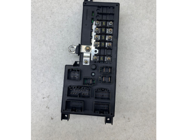 Блок предохранителей    8637841, 518717004   Volvo V70