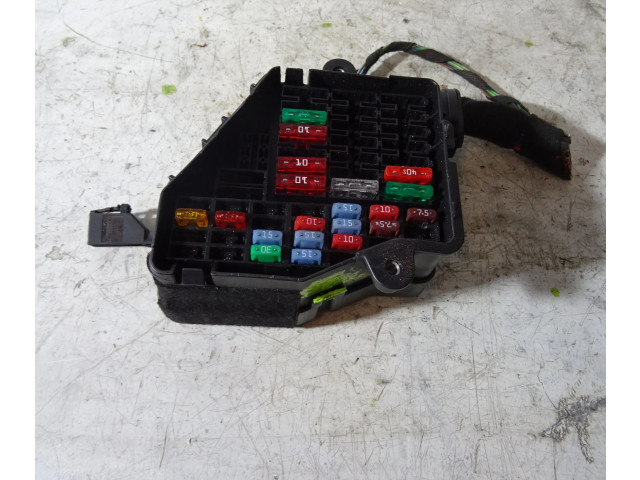   Pojistková skříňka    Audi A8 S8 D3 4E 2004