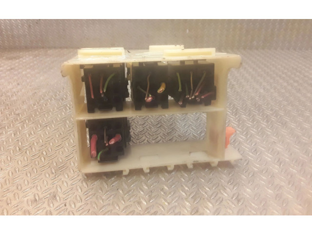 Pojistková skříňka 8369811 BMW 7 E38 1998