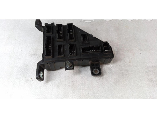 Блок предохранителей 911102E001, 911102E001    Volvo XC90   