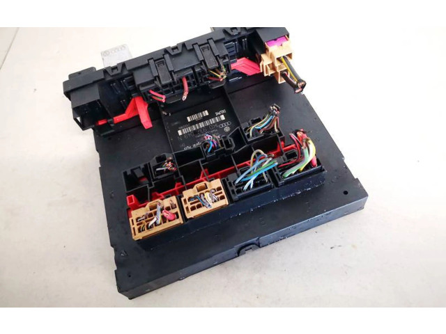Блок предохранителей 1k0937049n Skoda Octavia Mk2 (1Z)