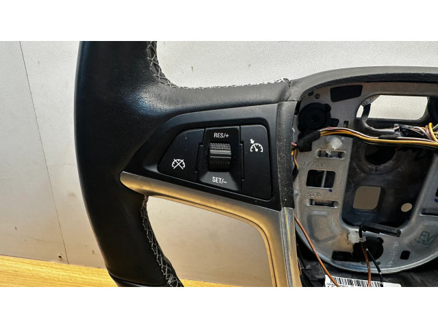 Руль Opel Meriva B  2010-2016 года 13412202      