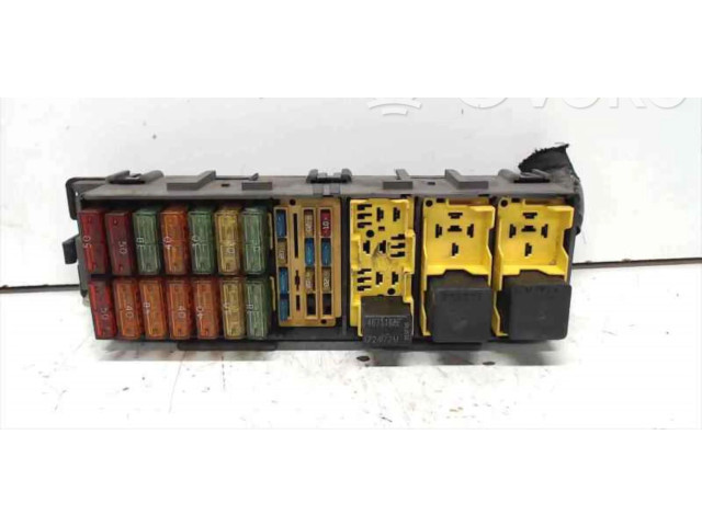 Блок предохранителей P56009753AH   Jeep Cherokee XJ    