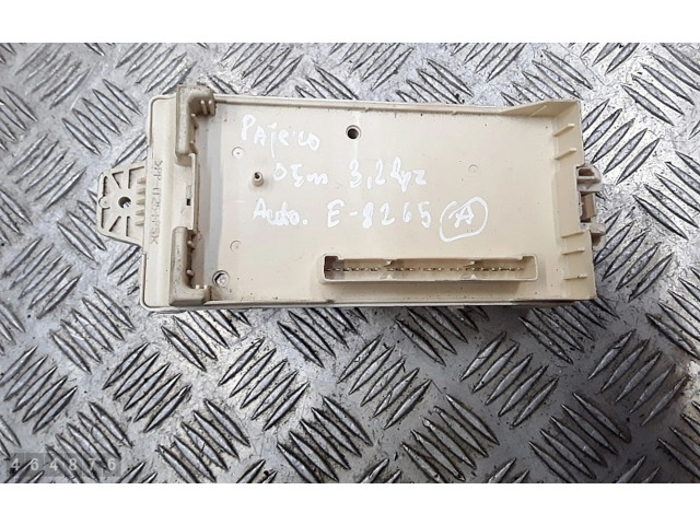 Pojistková skříňka Mitsubishi Pajero 2005