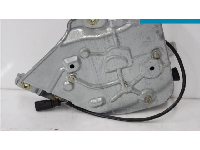 Zámek zadních dveří 2K0827201Q Volkswagen Caddy 2006