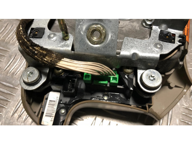 Подушка безопасности водителя 8638254   Volvo S80