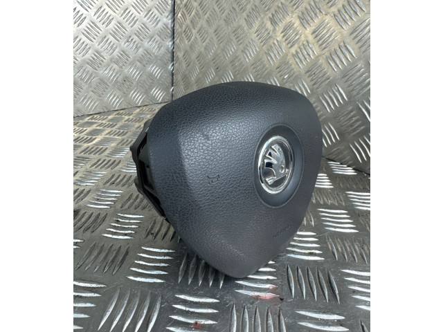 Подушка безопасности водителя 5E0880201   Skoda Octavia Mk3 (5E)