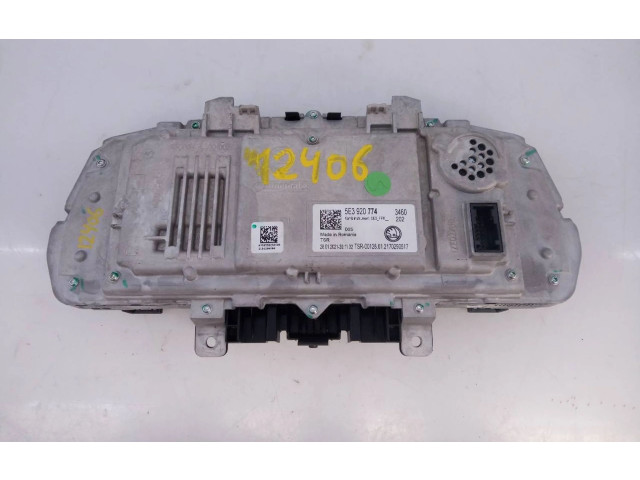 Панель приборов 5E3920774 Skoda Octavia Mk4
