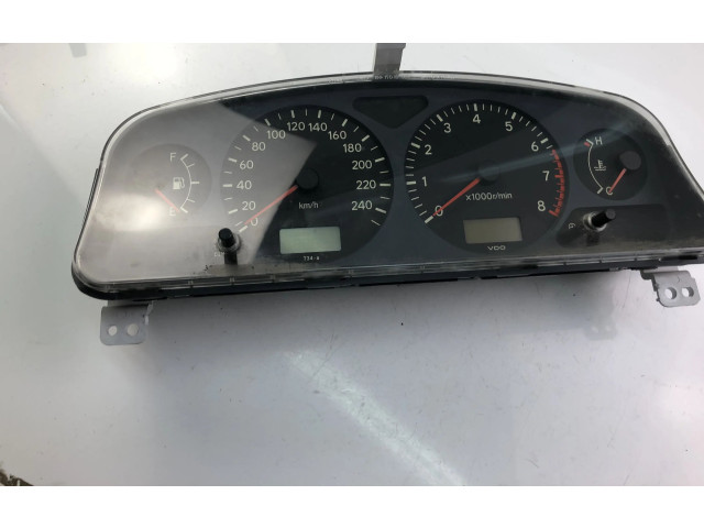 Přístrojová deska Toyota Avensis T220 2000 8380005280