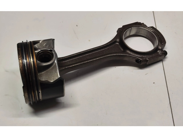 Píst EH220518, A17700Q06 Mercedes-Benz C AMG W205