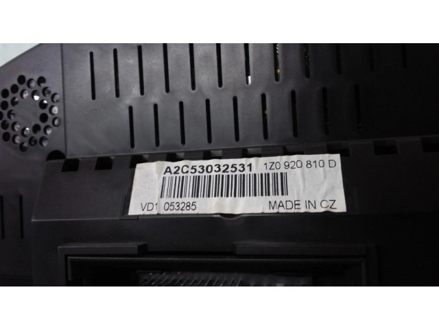 Панель приборов 1Z0920810D, VD1053285 Skoda Octavia Mk2 (1Z)