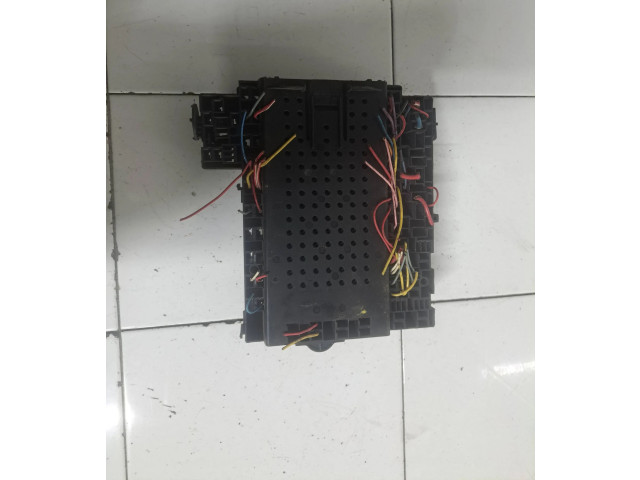 Блок предохранителей  8645729, 8676286   Volvo V70    