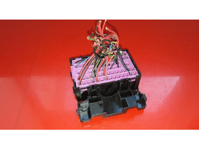 Pojistková skříňka 7E0937617A Volkswagen Transporter - Caravelle T5 2008