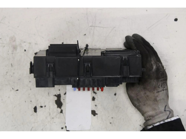 Блок предохранителей    Jeep Renegade    