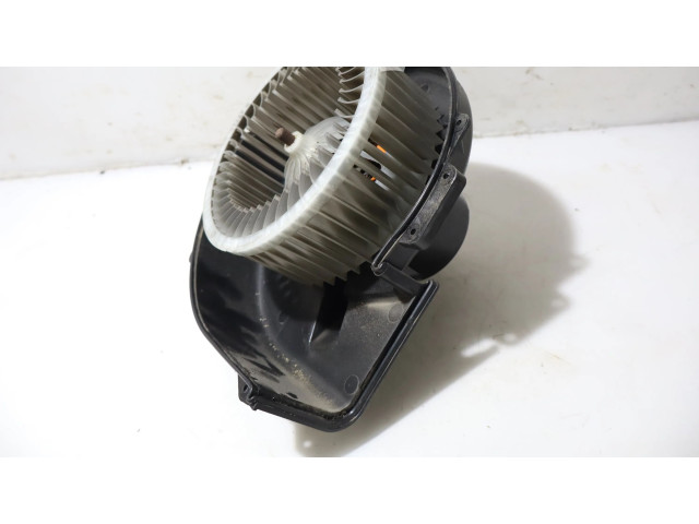 Вентилятор печки       Skoda Fabia Mk3 (NJ)