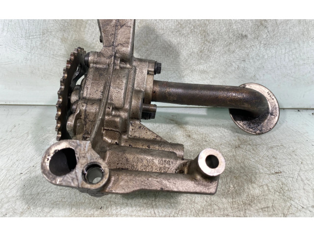 Масляный насос 038115105b Volkswagen Golf IV