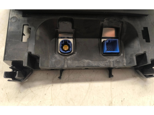 Дисплей    A2059004113, A2059013508   Mercedes-Benz V Class W447