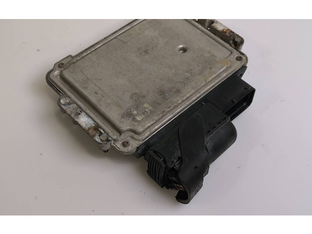 Řídící jednotka 0281012549, 55198922 Opel Zafira B 2008