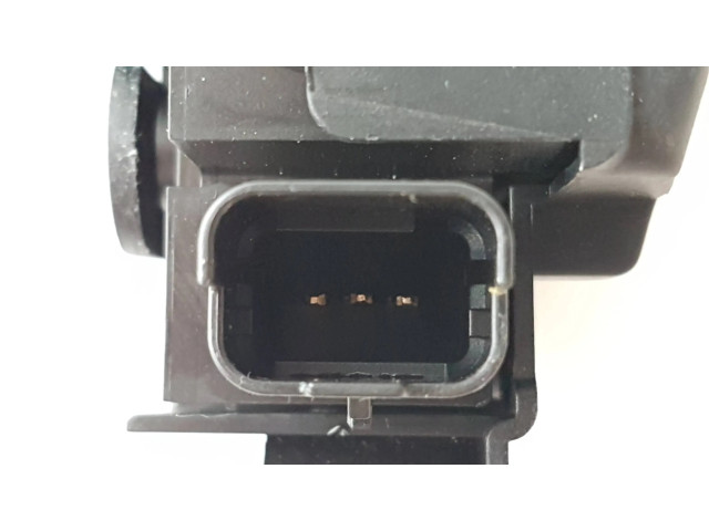 Замок багажника 9804762080, 17061572372    Citroen C4 Grand Picasso 2014-2016 года