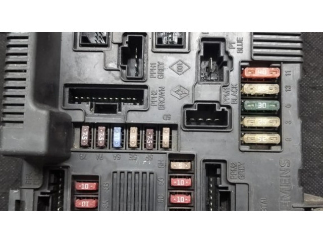 Блок предохранителей 8200306032C, S118399200F Renault Megane II