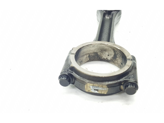 Шатун DFGA 04L105401A, 04L105401A    Skoda Superb B8 (3V)  