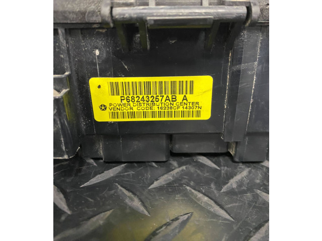   Pojistková skříňka P55111243AB   Dodge Journey 2009