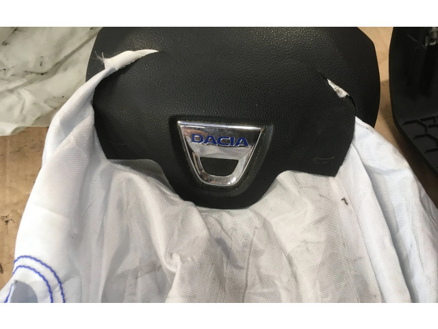 Подушка безопасности водителя    Dacia Duster II