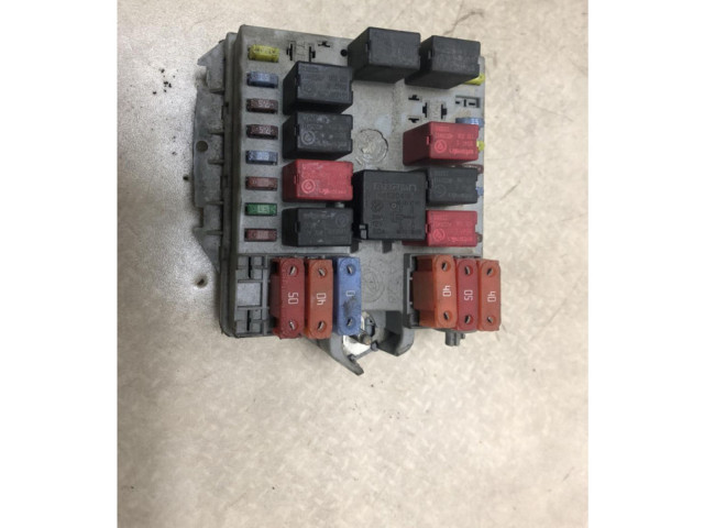 Блок предохранителей Alfa Romeo GT