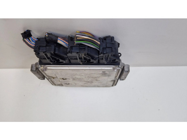 Řídící jednotka 237102213R, 0281030439 Dacia Sandero 2014