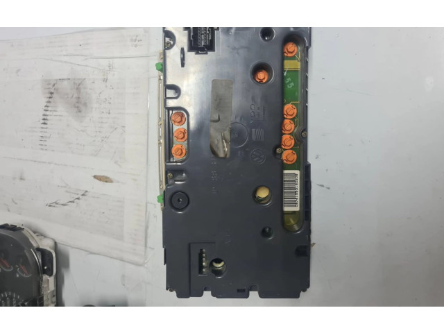 Панель приборов 87001262 Volkswagen Golf III