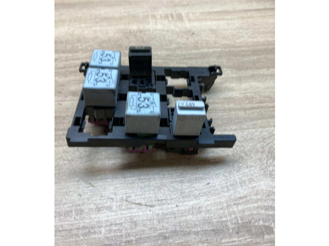   Pojistková skříňka 1T1937503A   Volkswagen Tiguan 2007