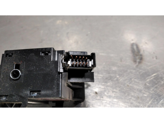 Ручка стеклоочистителей 8612A069 Mitsubishi L300, Cosmos