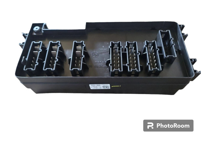 Блок предохранителей  A1645400272   Mercedes-Benz R W251    
