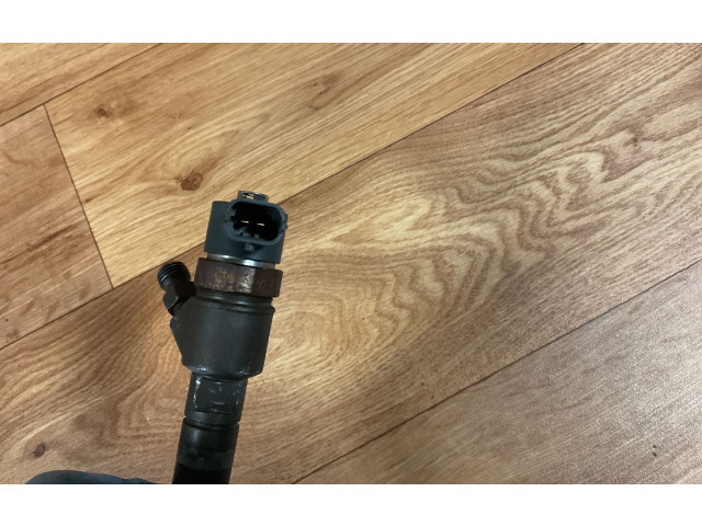 Форсунка 30777526, 5778K31A    Volvo V70  D5244T5 