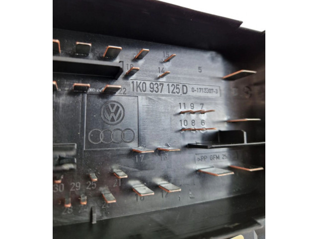 Блок предохранителей 2K0937808A, 01718130   Volkswagen Caddy    