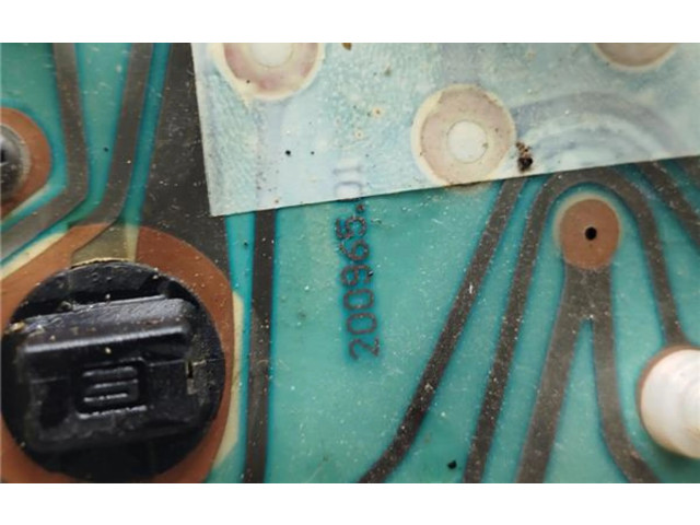 Přístrojová deska Nissan Serena 1999 20096501, 20096501