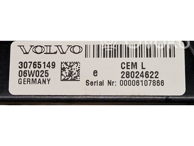 Блок предохранителей 30765149 Volvo S60