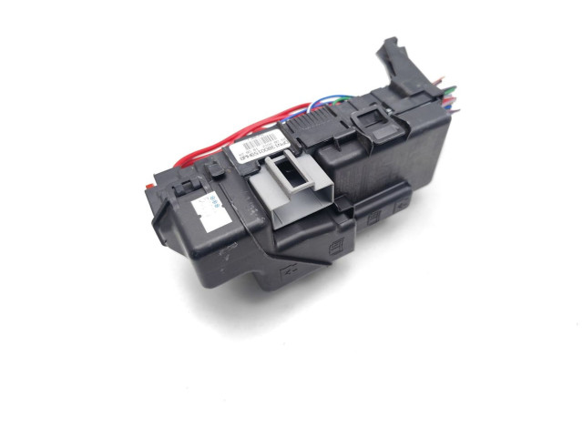 Pojistková skříňka 13800159 Volvo V60 2012