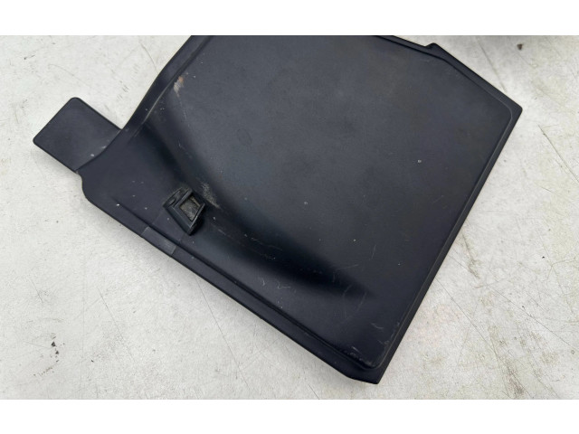 Блок предохранителей  8200738818   Dacia Logan I    