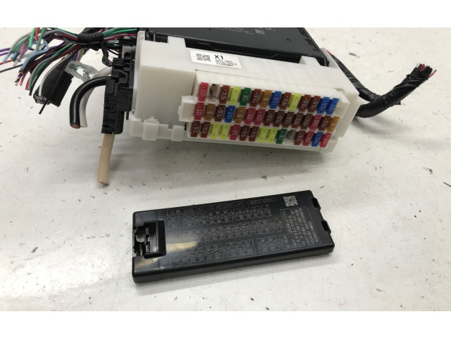 Блок предохранителей  8922152B50, 50155574   Lexus LBX    