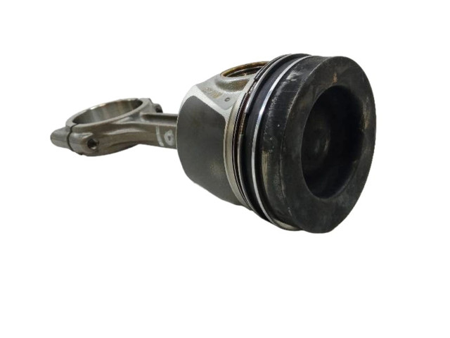  Поршень с шатуном  TDI  Skoda Octavia Mk3 (5E)  