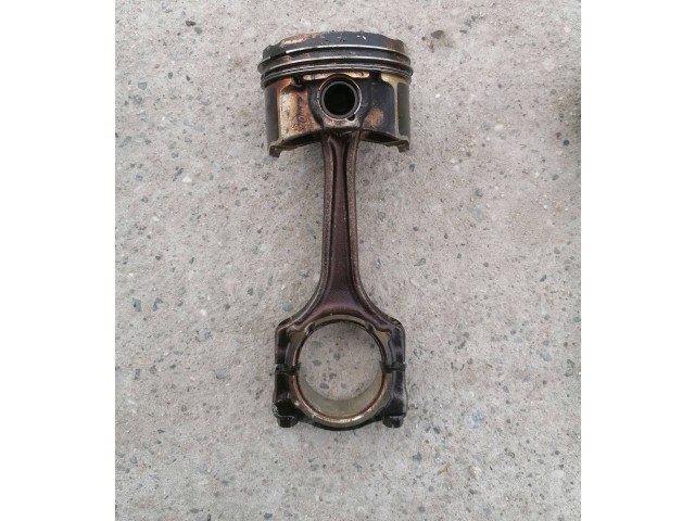 Поршень с шатуном 940A2000 Alfa Romeo Giulietta