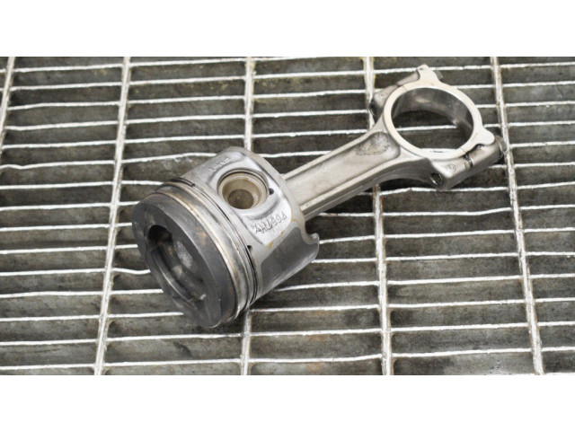 Поршень 120A18001R, 7701475074 Renault Clio IV для дизельного двигателя 1.5