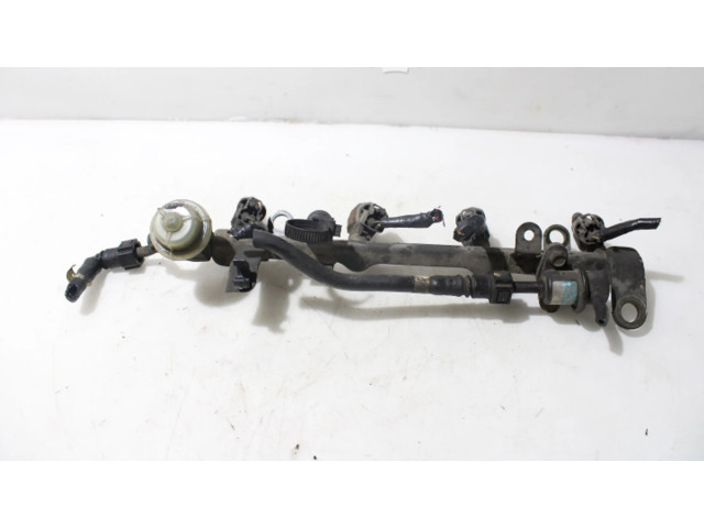 Топливная рампа Mazda Premacy для двигателя CE04D16