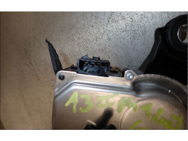 Моторчик заднего дворника 8R0955711C    Audi A3 S3 A3 Sportback 8P