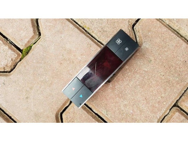 Блок управления климат-контролем 2048303290   Mercedes-Benz CLS C218 X218